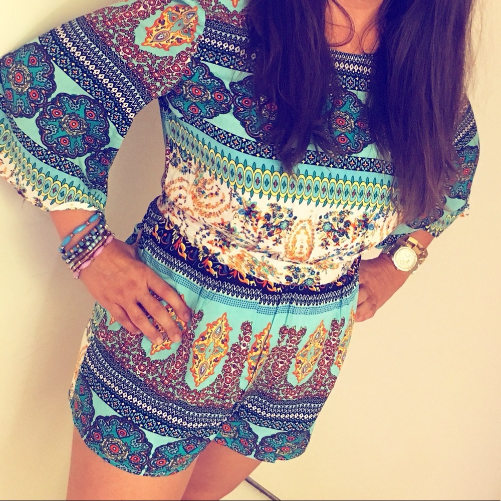 Multicolored Romper with Flowy Sleeves